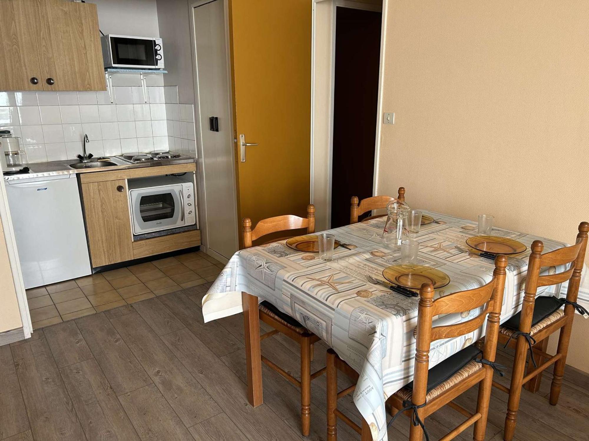 Appartement 2 Pieces Avec Balcon Et Parking A Saint-Gilles-Croix-De-Vie - Fr-1-224-39 Eksteriør bilde